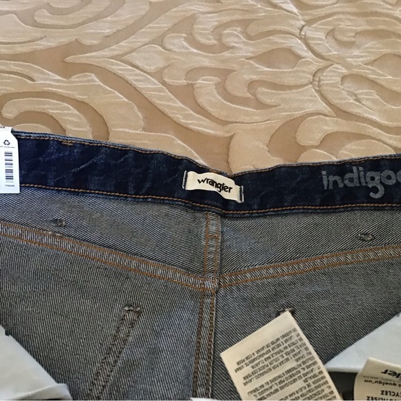 NEW WRANGLER Wanderer 626 High-Rise Flare Jeans sold by Free People, 32x32 - Picture 4 of 12